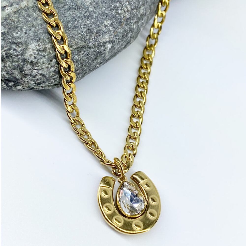 NEW Golden Horseshoe Pendant Layering Necklace